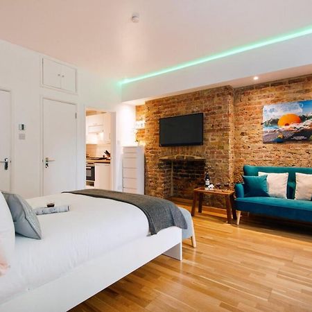 لندن The Lovely Longridge Road Apartment المظهر الخارجي الصورة