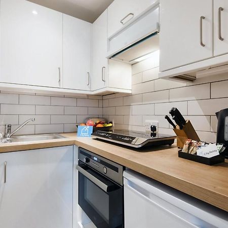 لندن The Lovely Longridge Road Apartment المظهر الخارجي الصورة