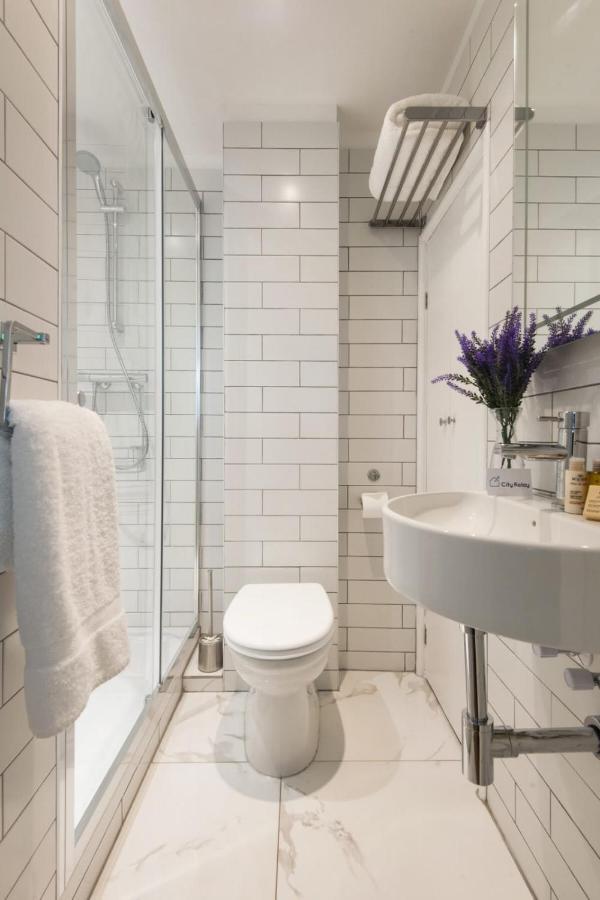لندن The Lovely Longridge Road Apartment المظهر الخارجي الصورة