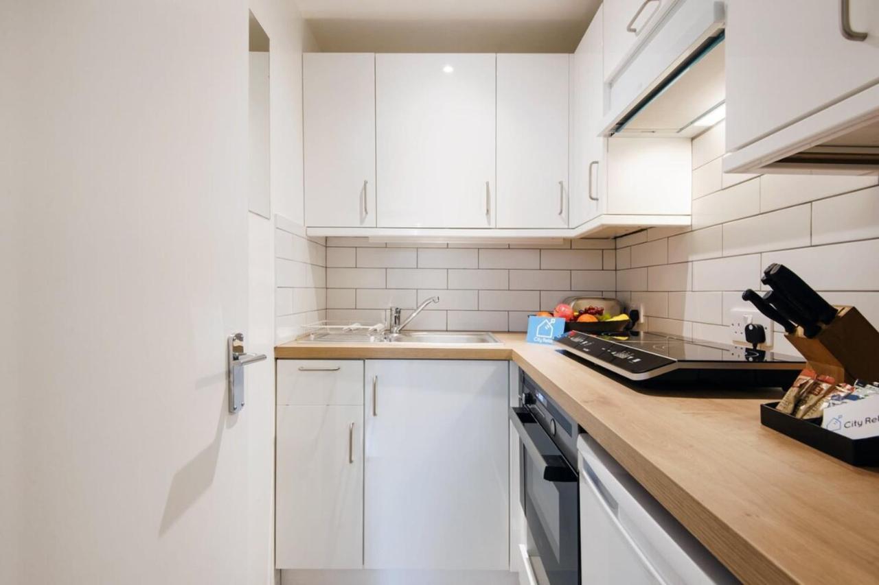 لندن The Lovely Longridge Road Apartment المظهر الخارجي الصورة